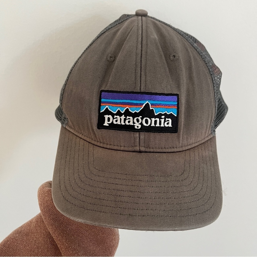 VTG Patagonia Mesh Canvas Patch Sunset Mountains Logo Trucker Camp Hat *I9